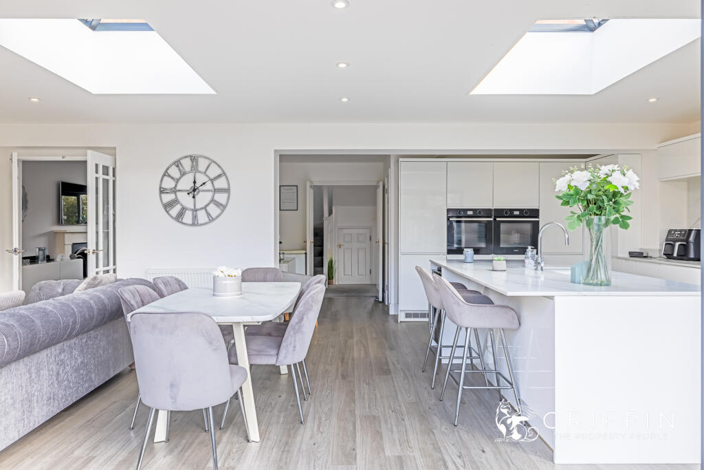 Kitchen &amp; Dining
