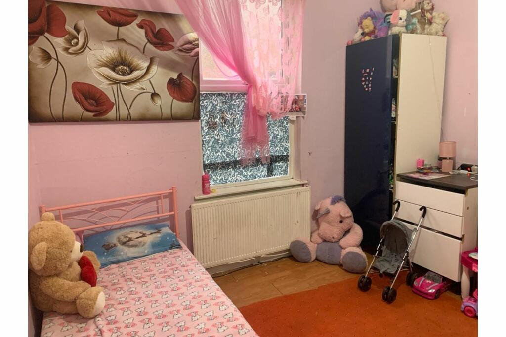 Living Room/Bedroom