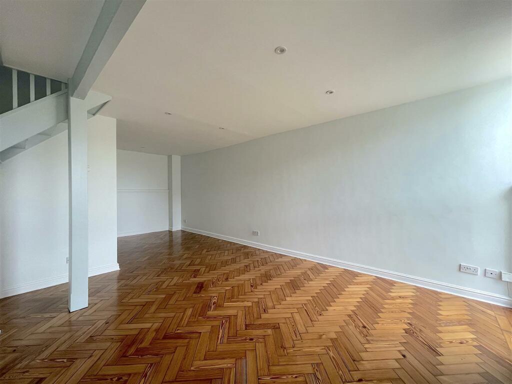 Living Room:Dining Room (1).jpeg