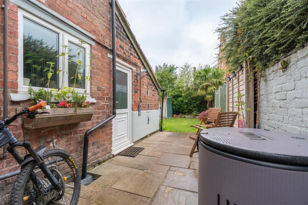 47 Lydyett Lane-53.jpg