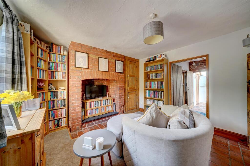 Parkfield Cottage (29).jpg