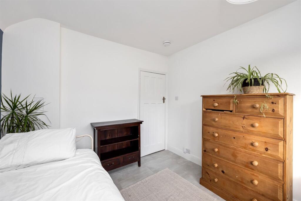 Hangleton Road 131 DAYBED BEDROOM 2.jpeg