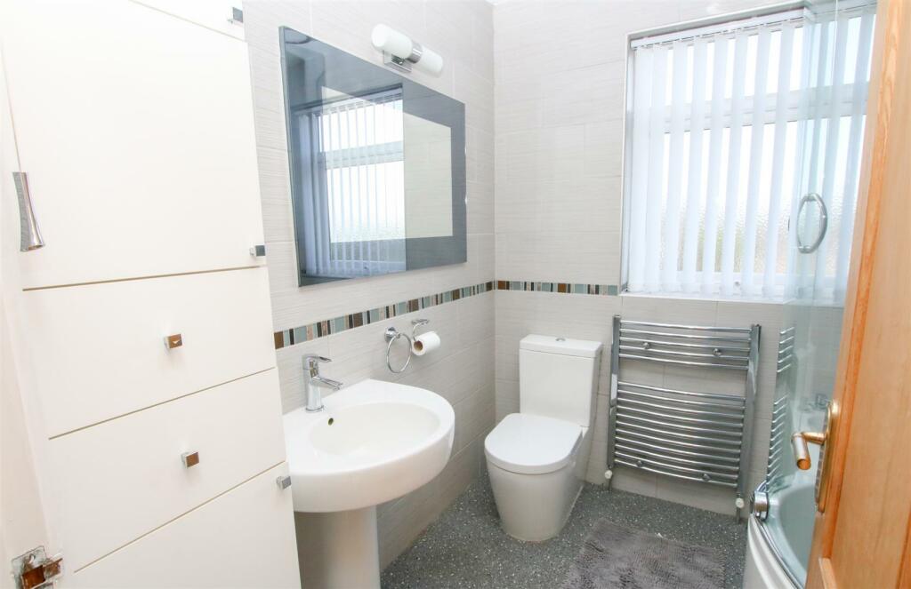 HOUSE BATHROOM