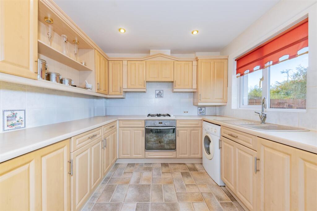 53 Clattowoods Place Dundee-8.JPG