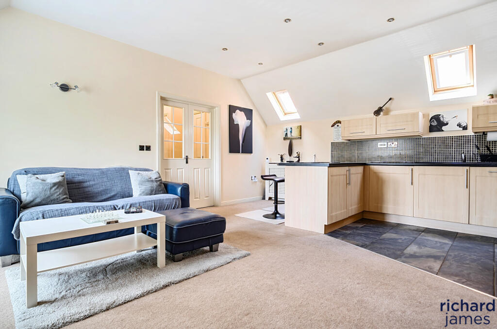 c04fcf4b5a764165aa7aa8c4cf848695