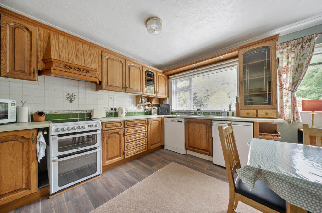 1303915-2-6841a15...