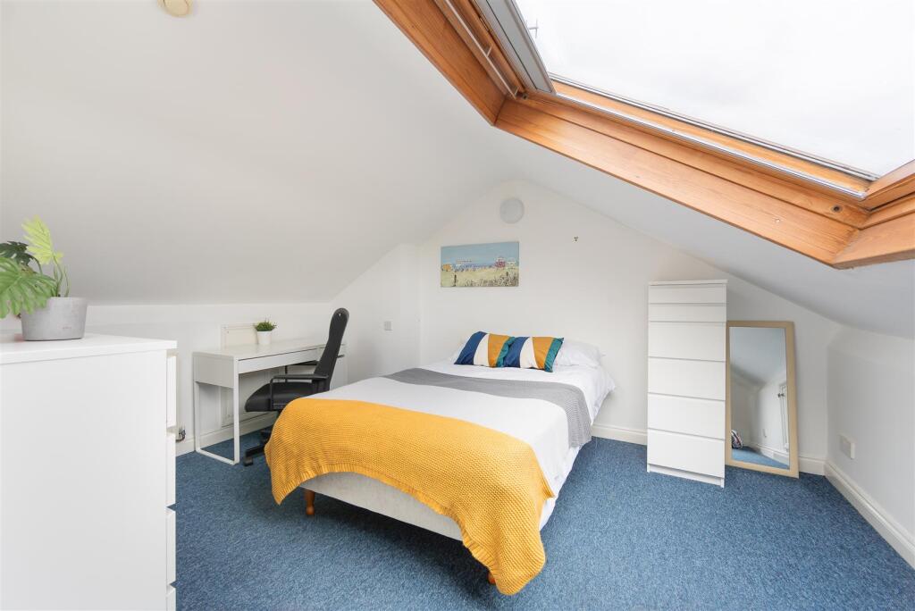 10 Shaftesbury Ave -16.jpg