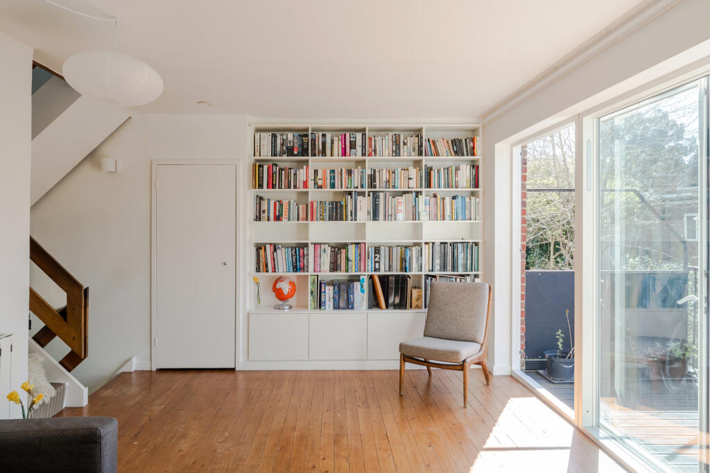 272735 - 75 Hall Drive-23.jpg