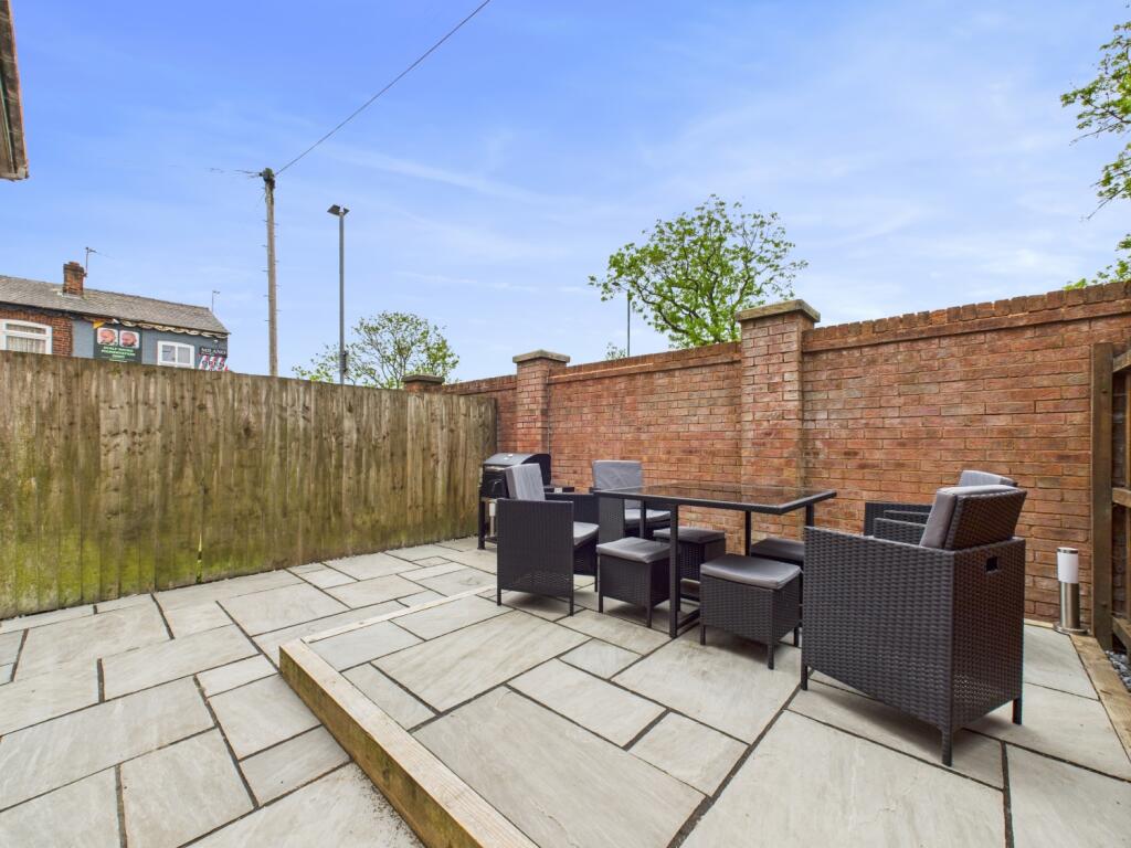 CAM03729G0-PR0048-STILL012