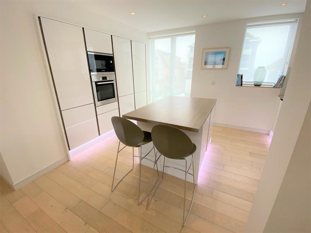 11 Towan Heights Kitchen