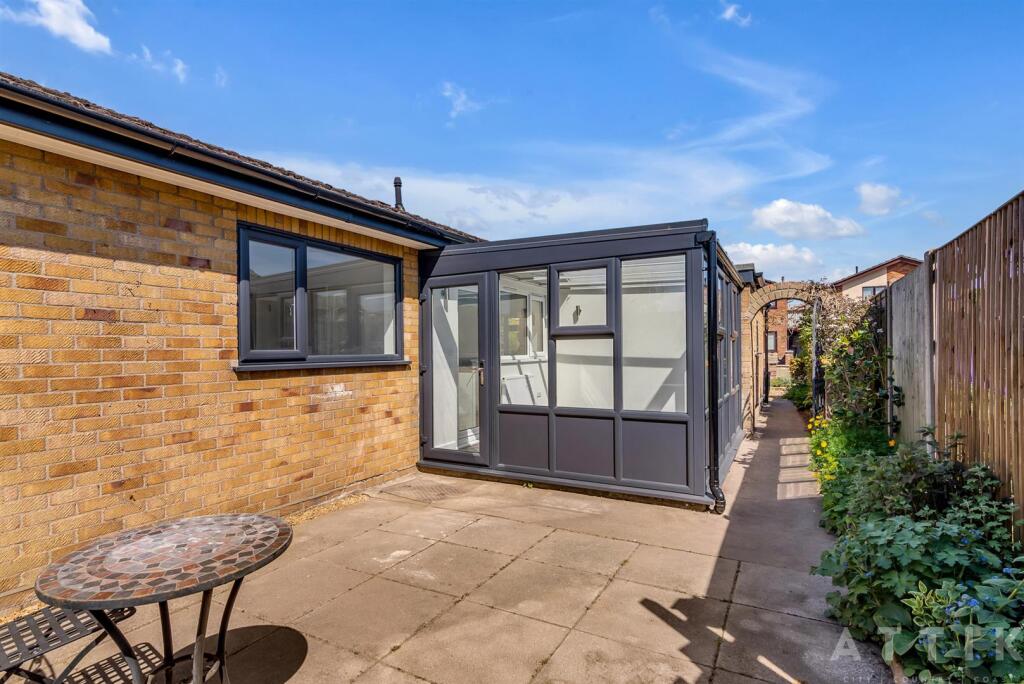 1 Prince Andrews Close, Norwich, NR66XH (22).jpg