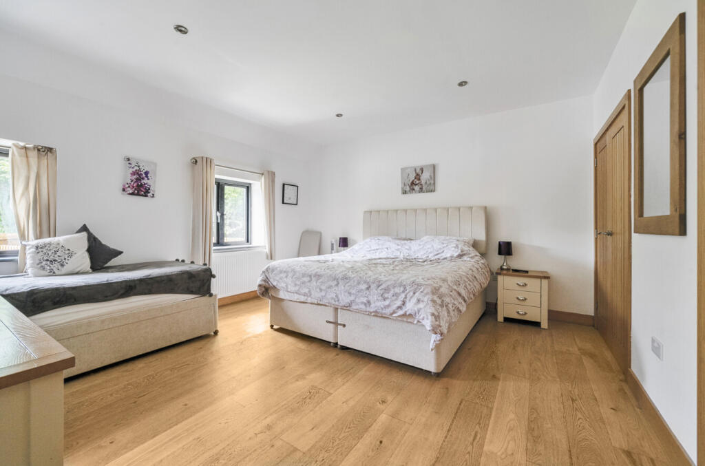 1316266-41-685ec2...