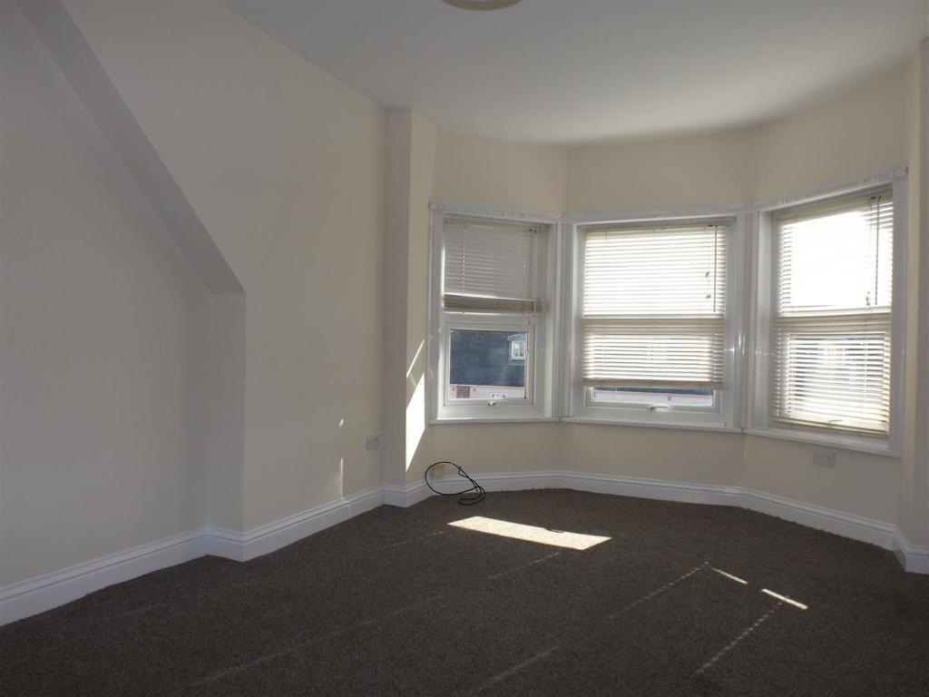 Living room pic 3.JPG
