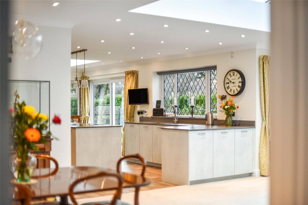 Kitchen-Breakfast Rm