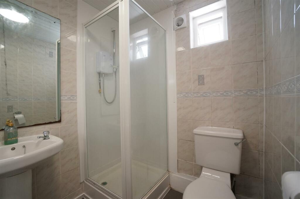 1st Floor Bathroom.JPG