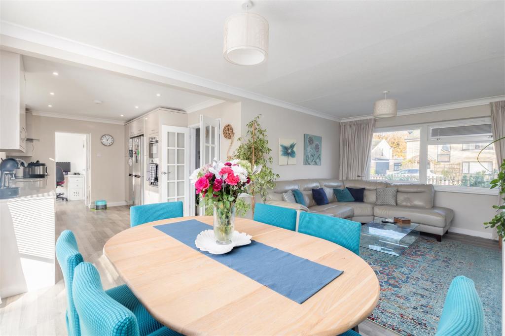Dining Room to Lounge