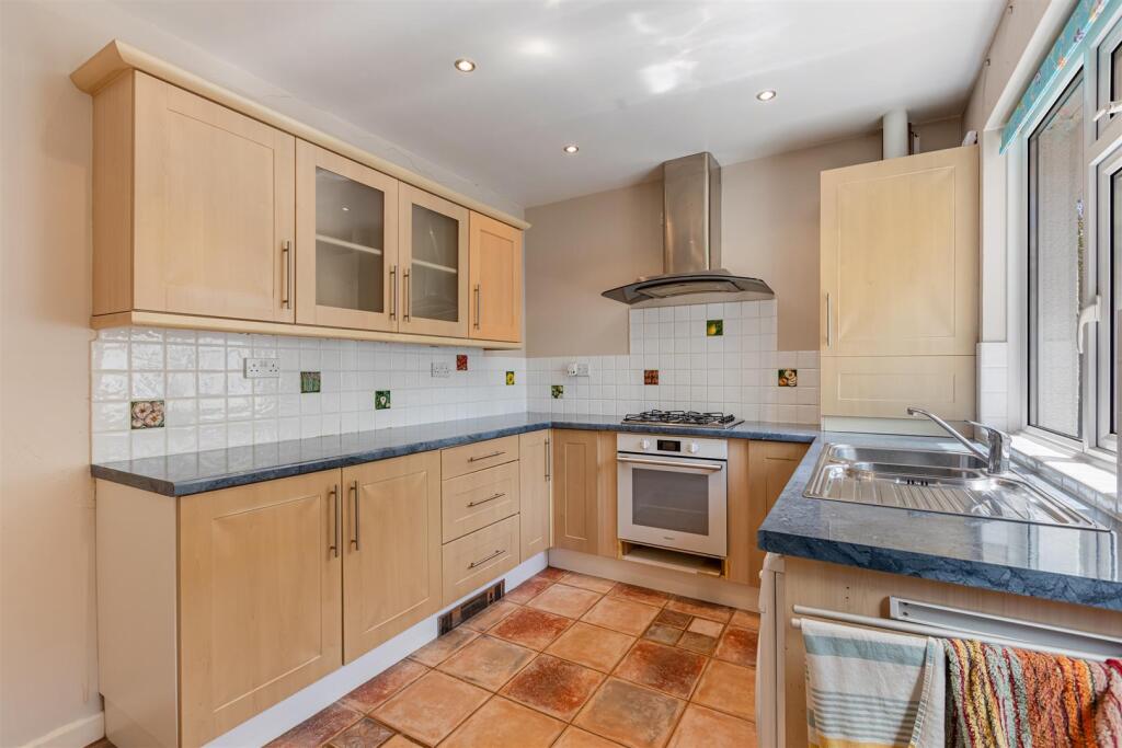 A21 - Jubilante, Totnes - 250501.jpg