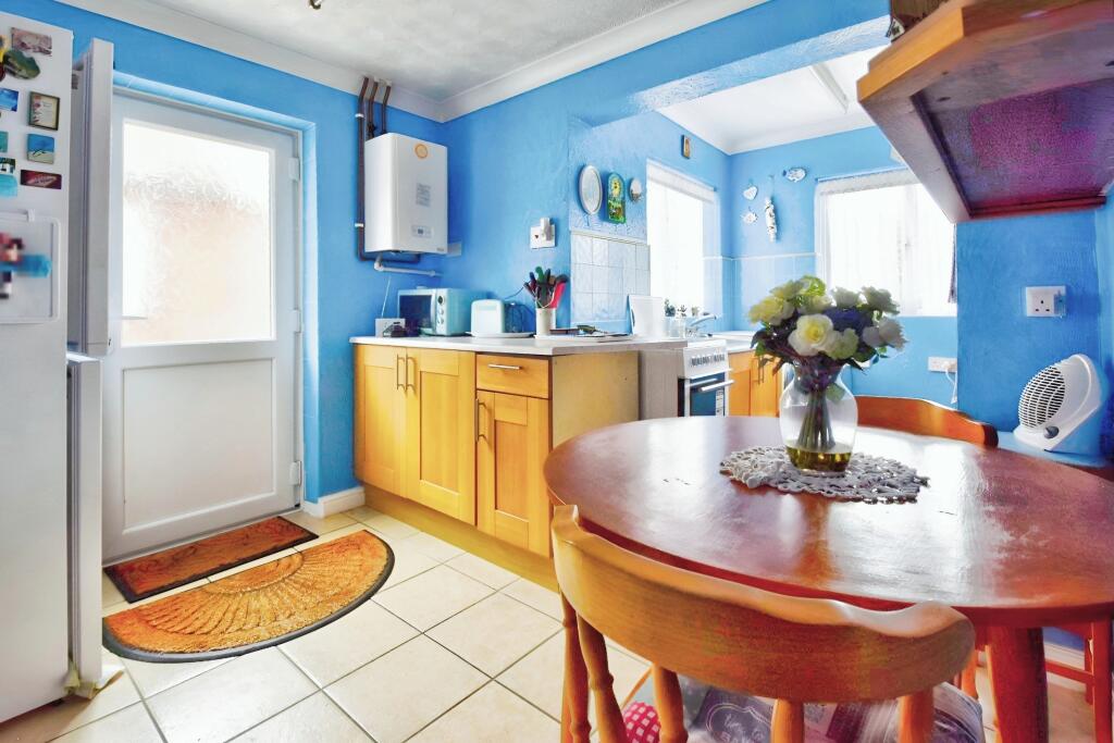 B02fce43-Kitchen1_Balancer