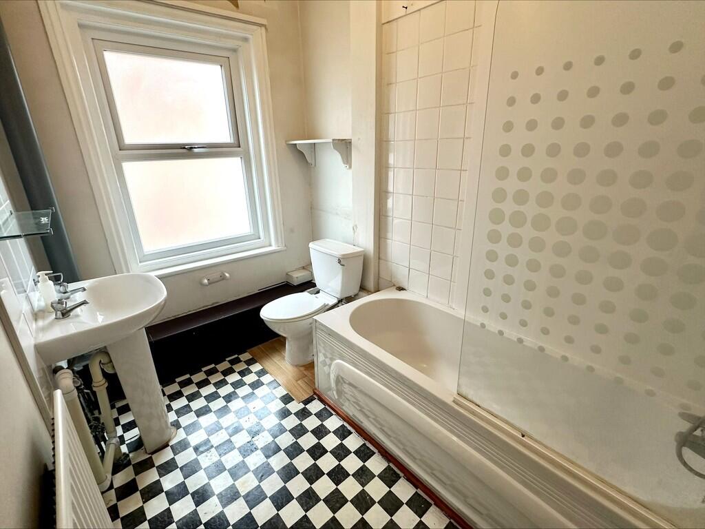 Private bathroom ...