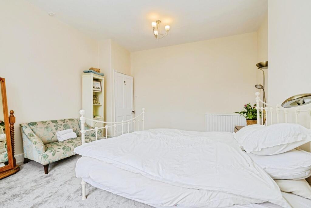 2nd view MASTER BEDROOM.jpg