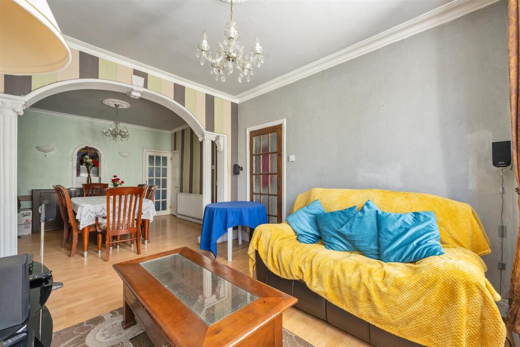 Hervey Park Road, E17