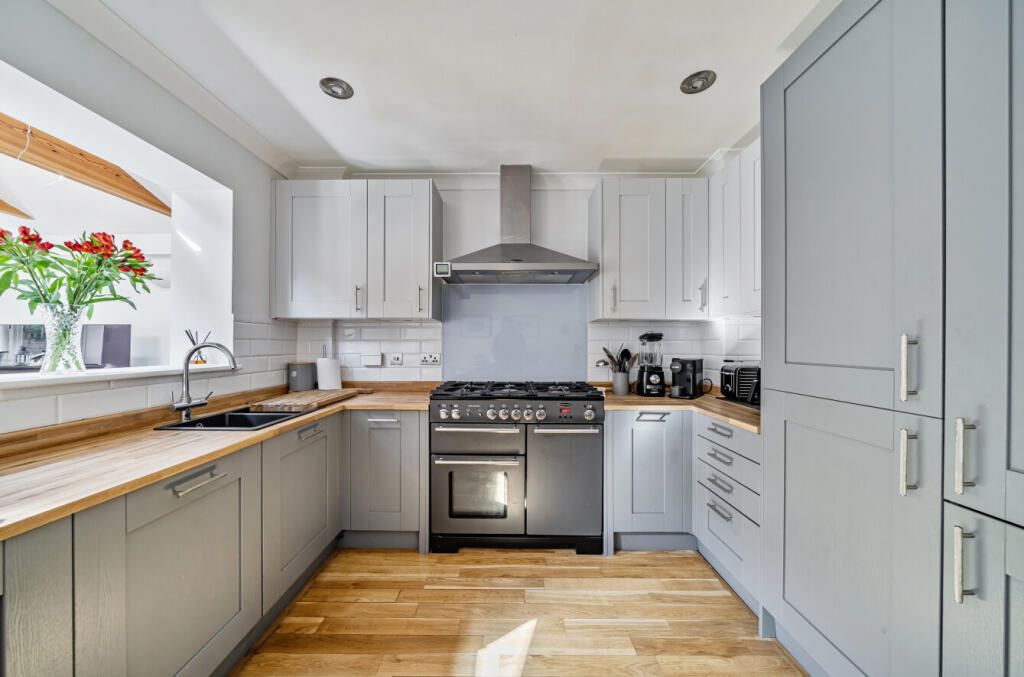 45-681a5b3511516-...