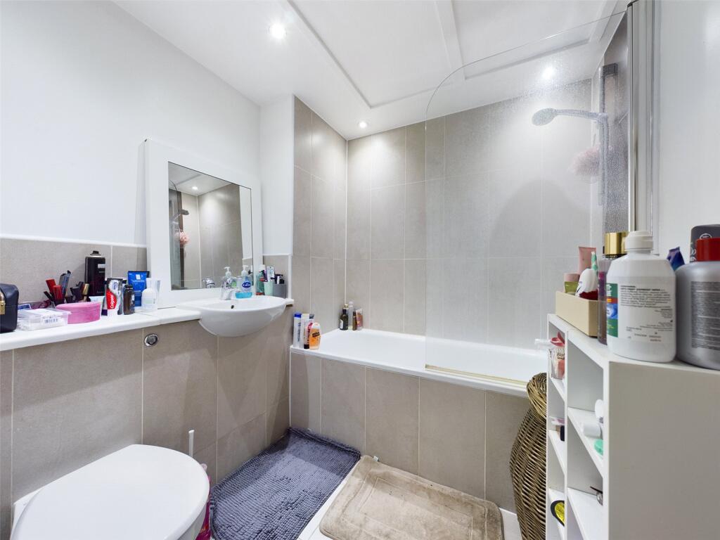 Bathroom-Flat-To-Ren