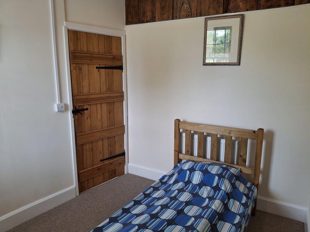 Bedroom 2 (1).jpg