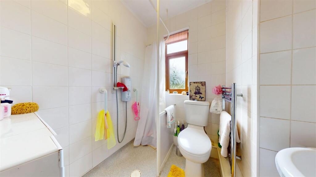 Liverpool Road Shower Room