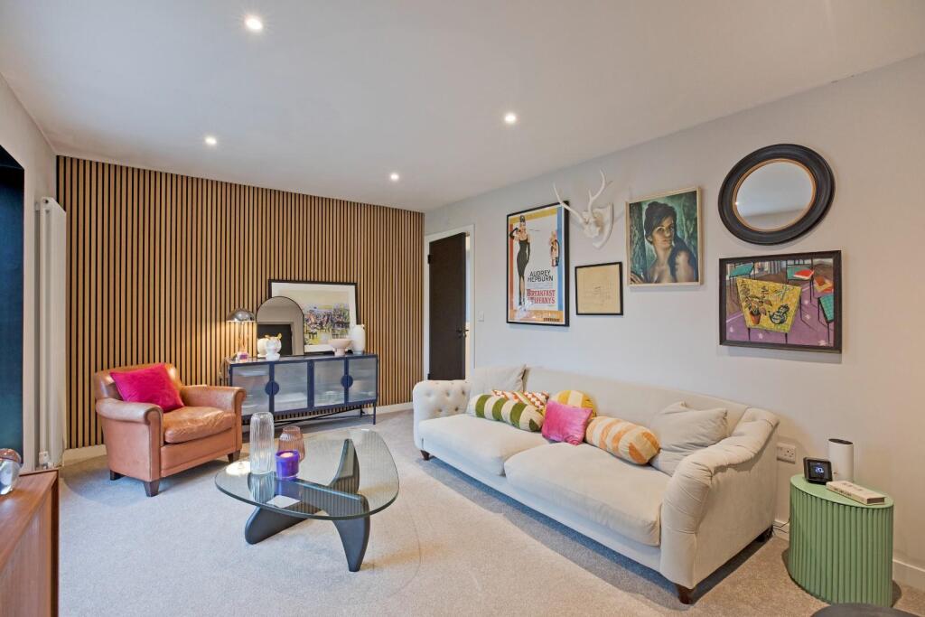 Bedroom Four / Snug