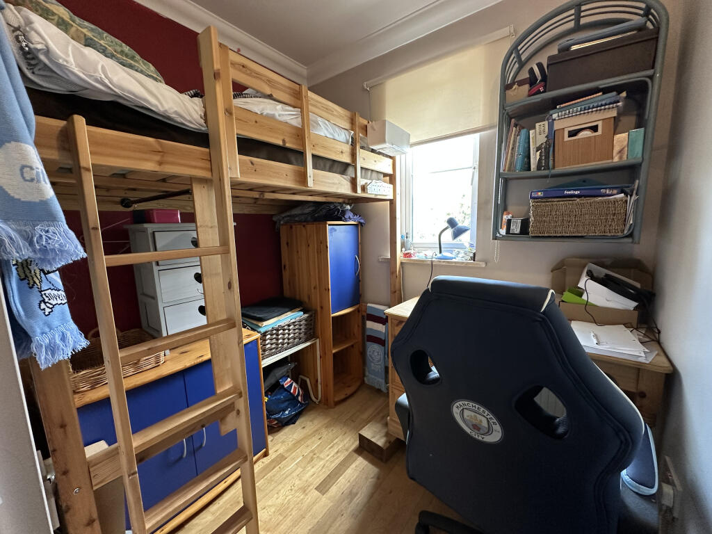 Photo 09-04-2025, 13 28 47