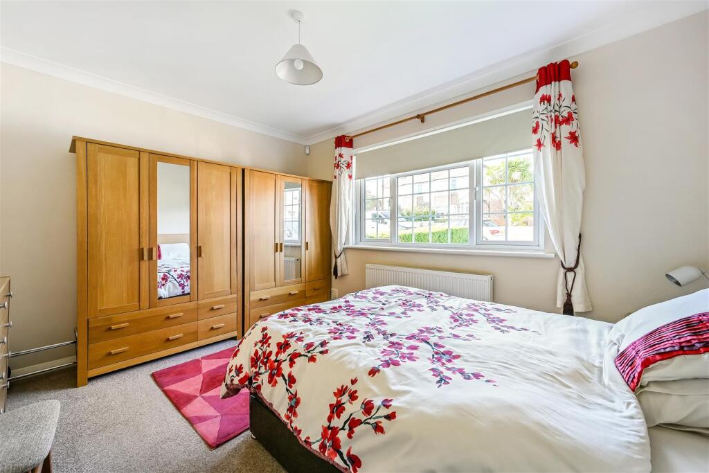 Bedroom 1.jpg