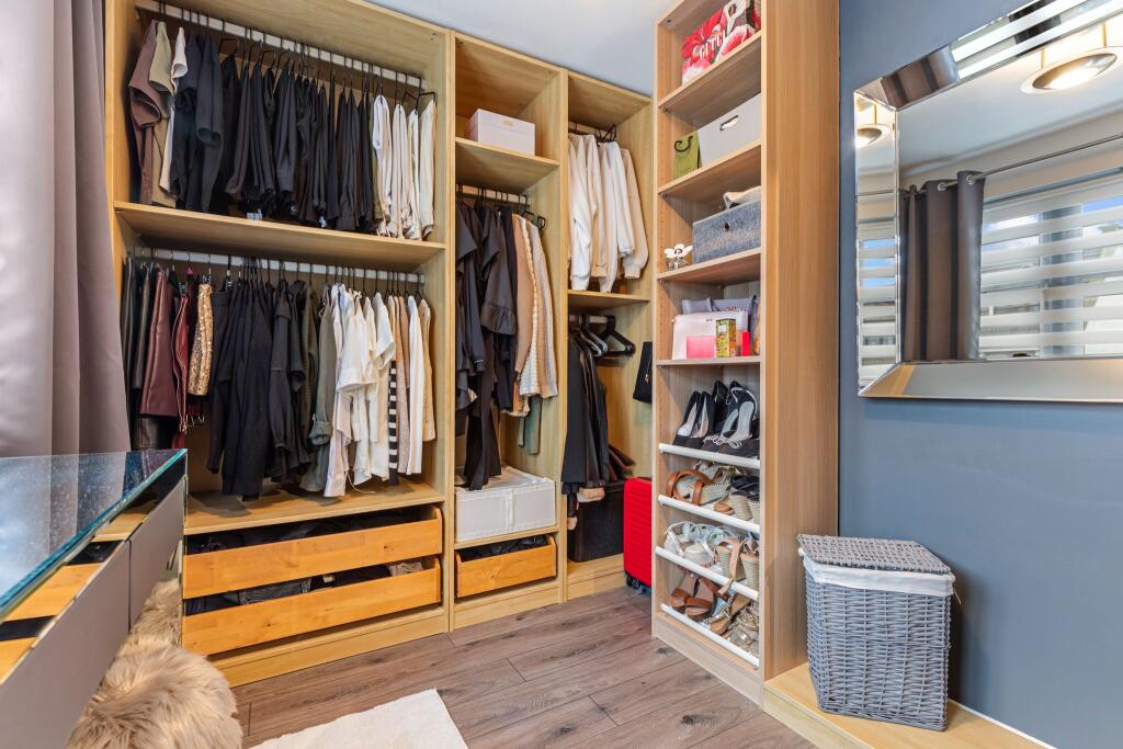 Dressing Room / Bedroom 6