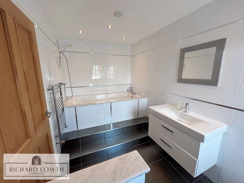 Ensuite Bathroom/WC