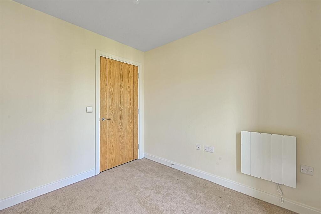 08-199dPHMCS - 43 Brooke Dene Court 037.jpg