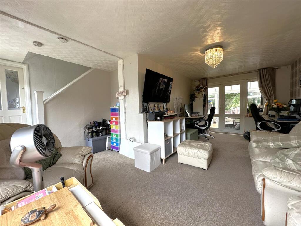 Living Room 619