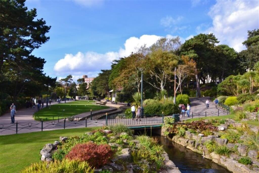 Gardens nearby