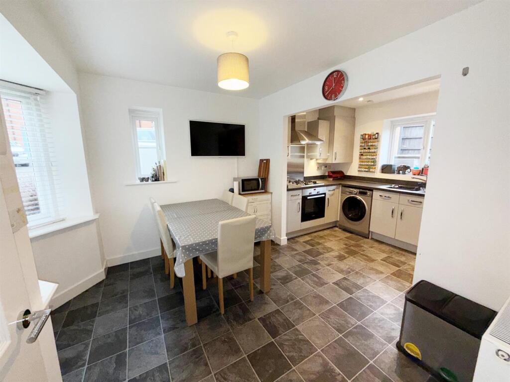 dining kitchen 2.jpg