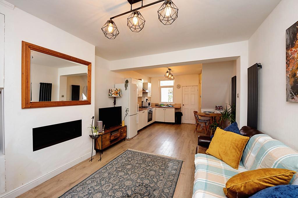 Lounge / Kitchen
