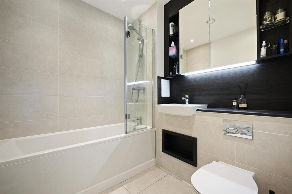 CCRR - 78 Tidey Apartments Bathroom 3 (1).JPG