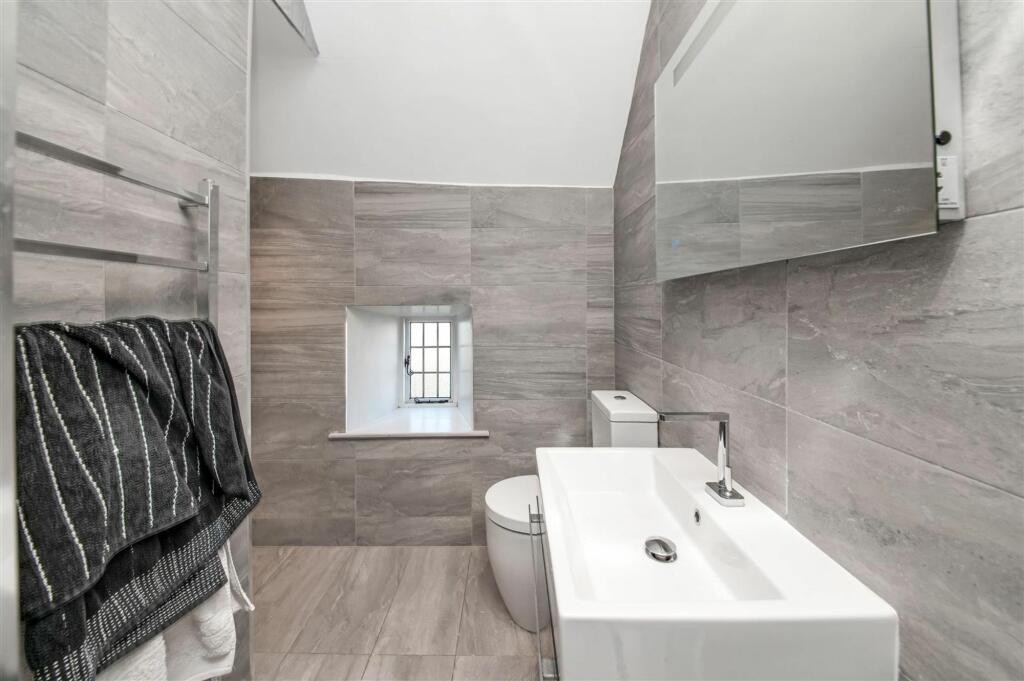 BEDROOM ONE EN-SUITE