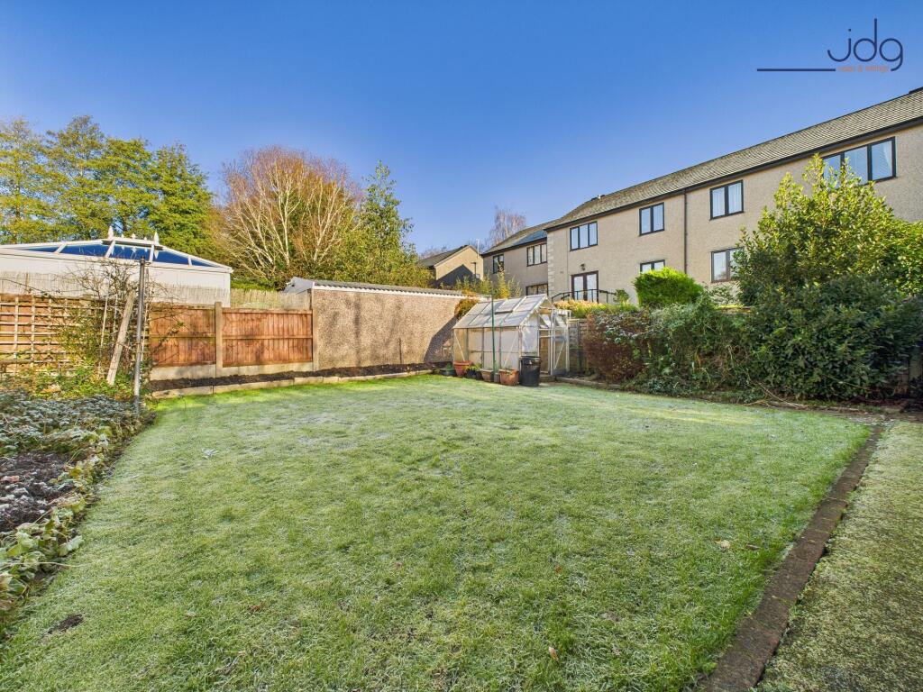 Spacious South Facing Garden