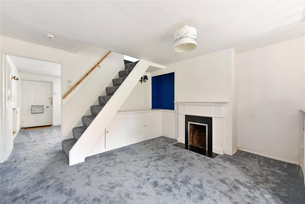 Sitting/Dining Room