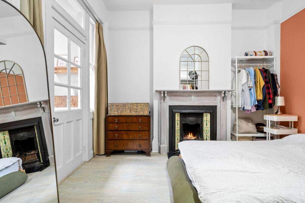 4-web-or-mls-FLAT 1 - 61 WILBURY CRESCENT FINISHED