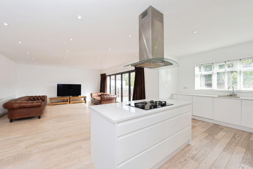 Kitchen/Dayroom