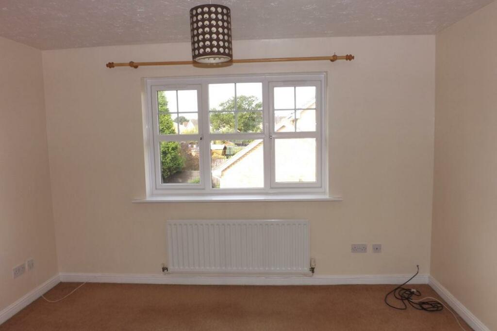 REAR BEDROOM