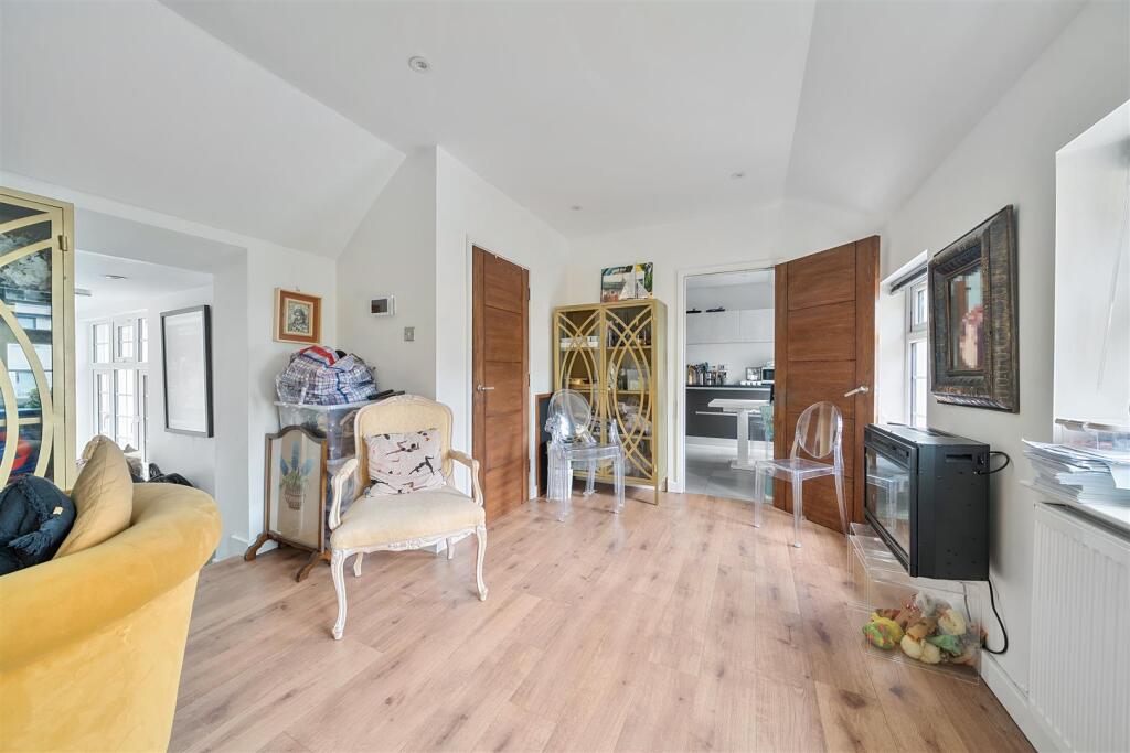 1 Bedroom Flat for sale in Westgate by Guildcrest 