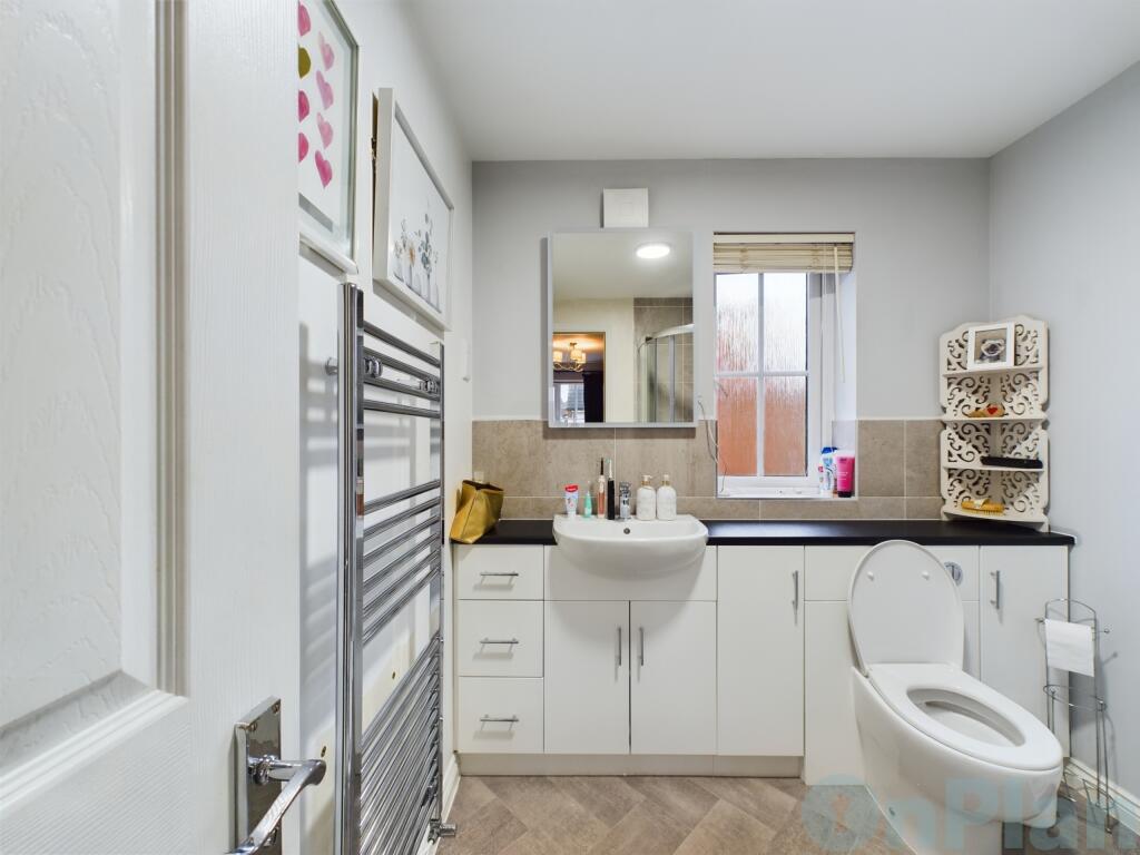 CAM04024G0-PR0018-STILL030