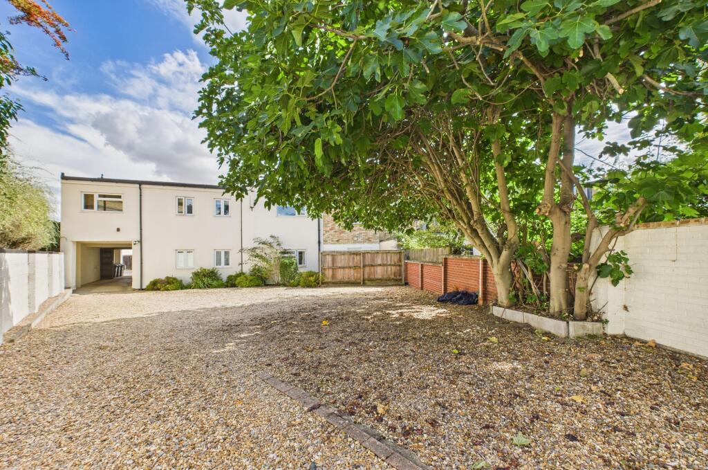 CAM02545G0-PR0474-STILL009