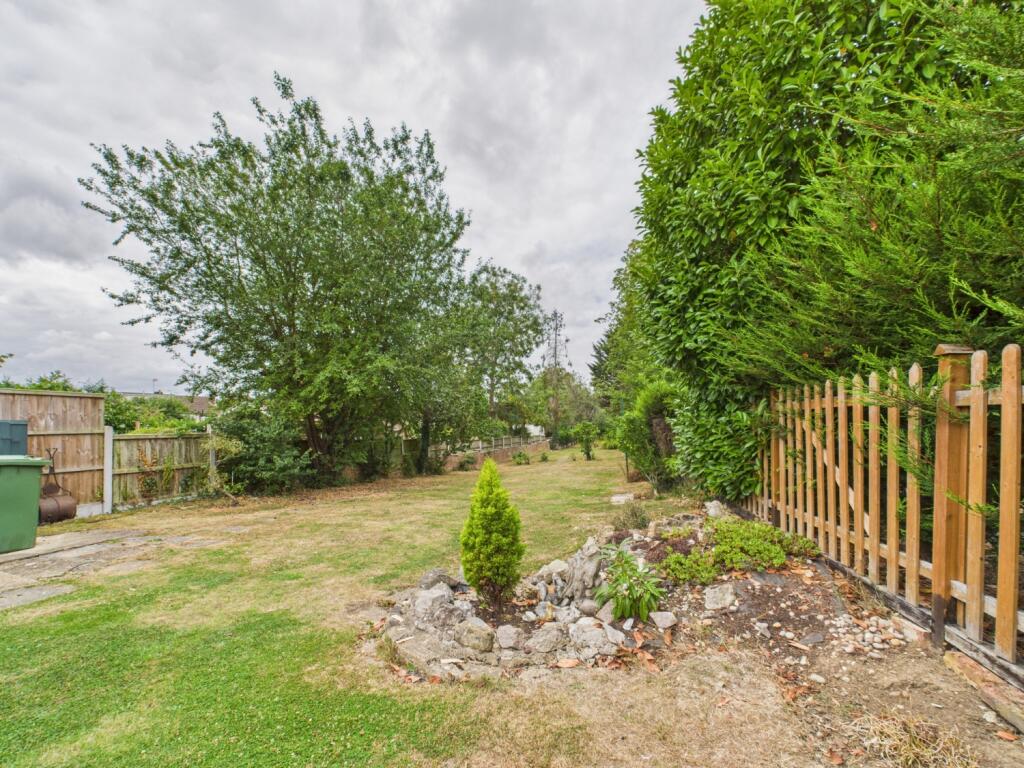 CAM01740G0-PR0434-STILL028